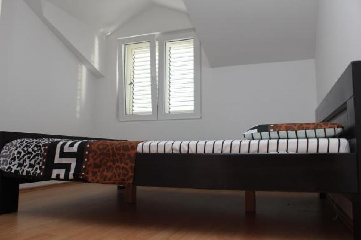 Dvoiposoban stan u Tivtu, 80m² 11
