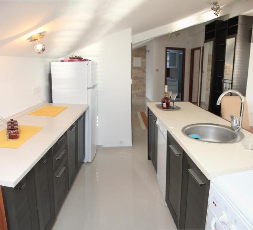 Dvoiposoban stan u Tivtu, 80m² 13