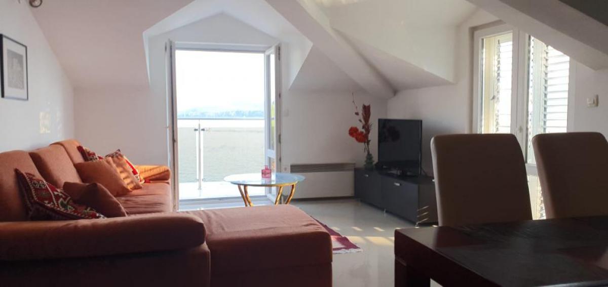 Dvoiposoban stan u Tivtu, 80m² 6