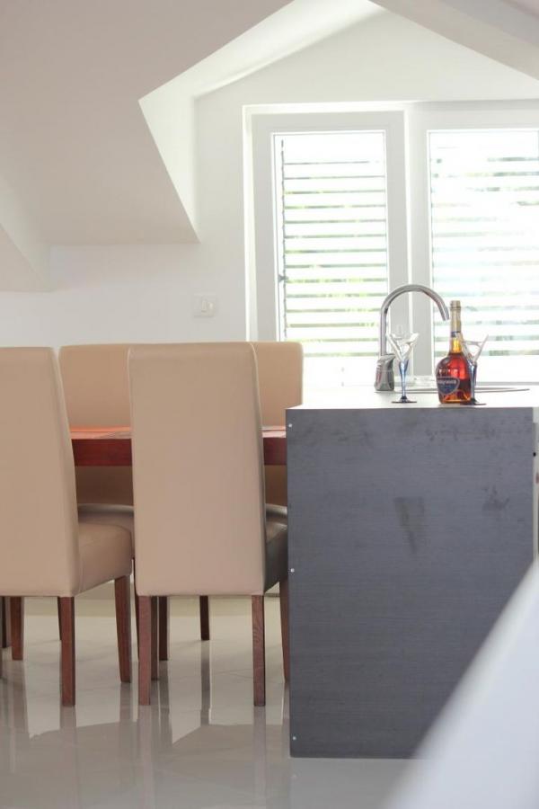 Dvoiposoban stan u Tivtu, 80m² 9