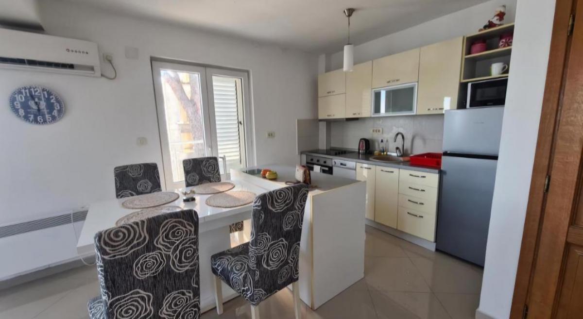 Dvoiposoban stan u Tivtu, 80m² 7
