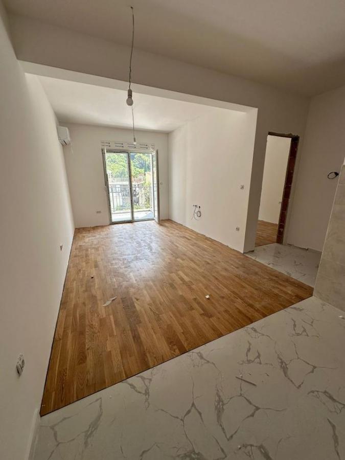 For sale: One-bedroom apartment of 42 m2, Budva 3