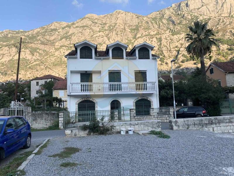 Kuća u Kotoru, 200m²