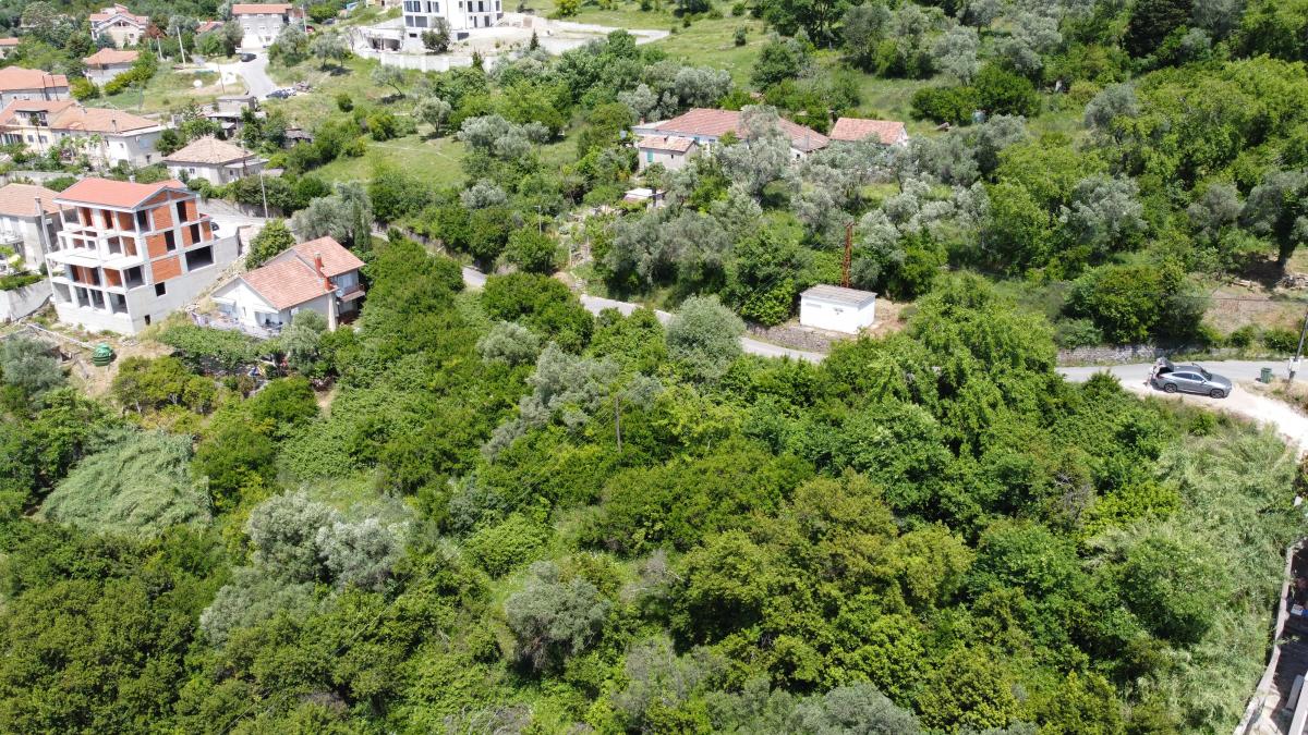 Plot in Tivat 1430 m2 with an approved project for the construction of 2 residential buildings 2
