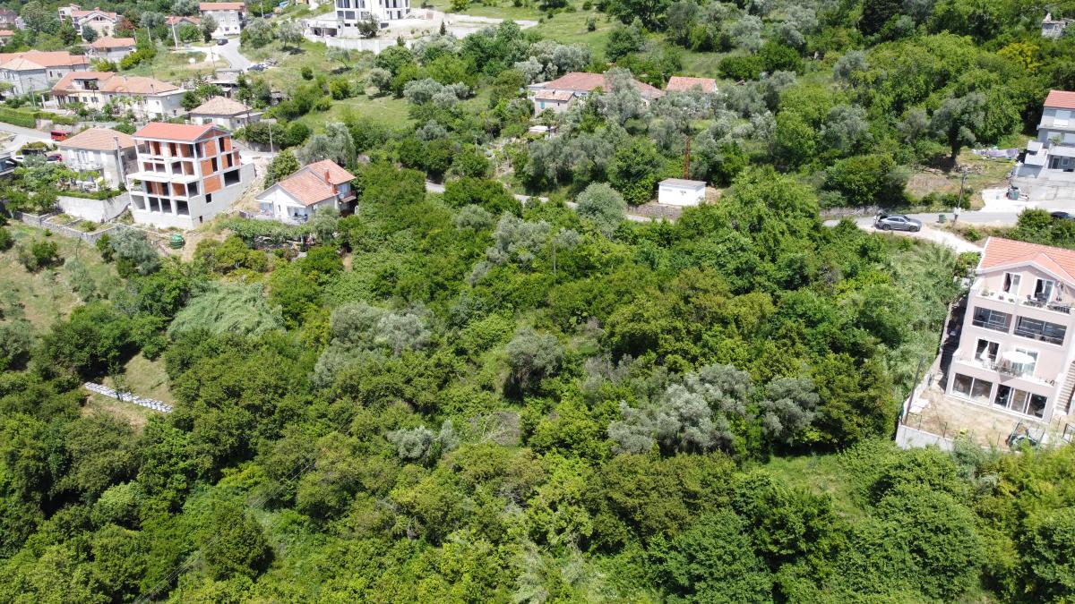 Plot in Tivat 1430 m2 with an approved project for the construction of 2 residential buildings 4