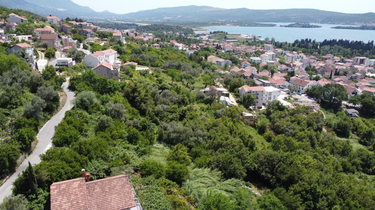 Plot in Tivat 1430 m2 with an approved project for the construction of 2 residential buildings 8