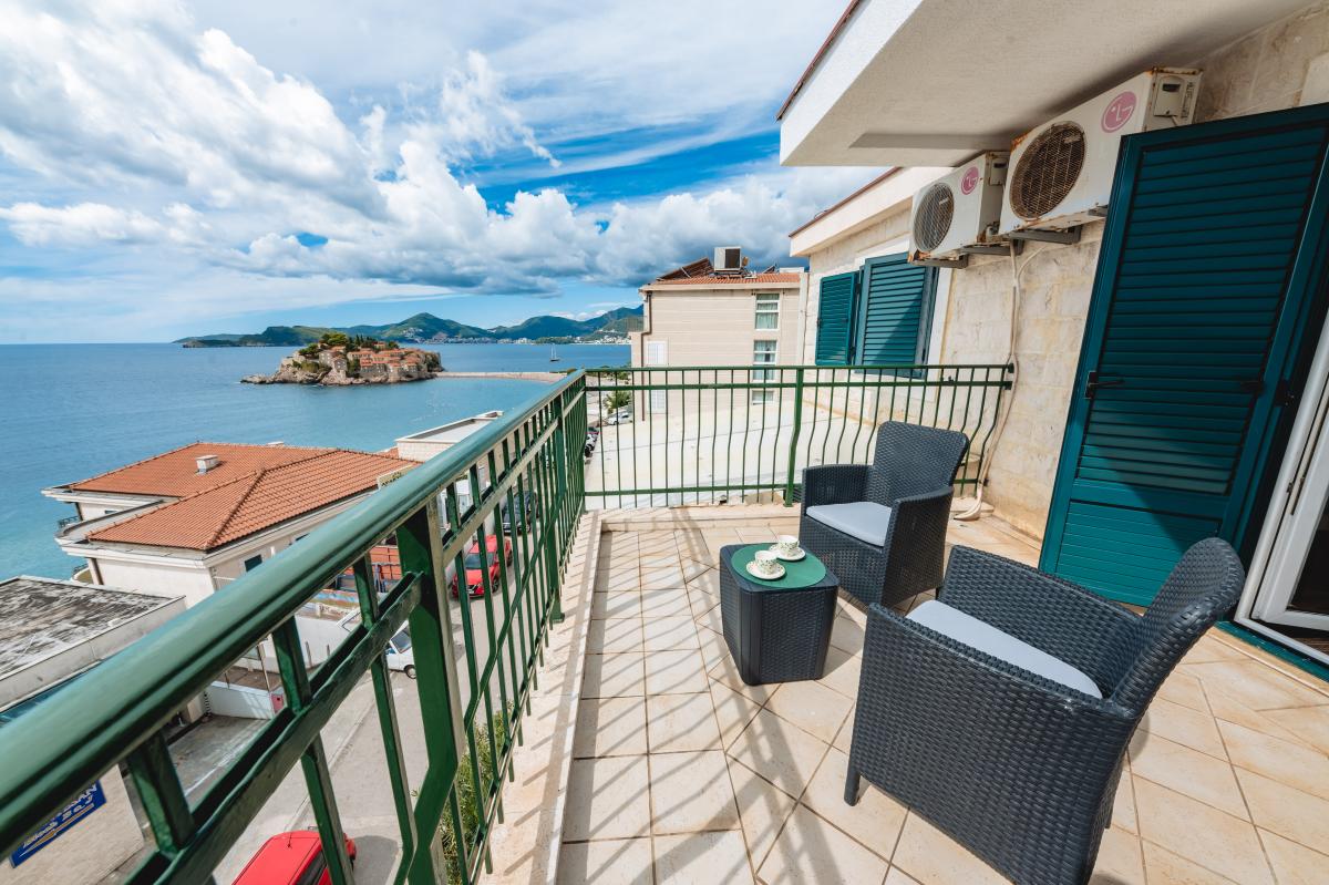 Duplex Apartment for Sale 139 m2, Sveti Stefan, 50m from the Sea, Sea View 26