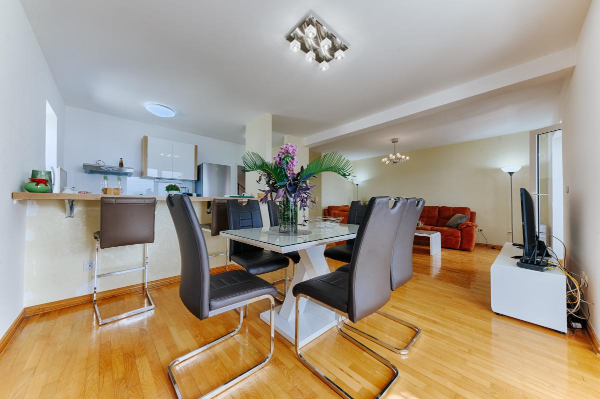 Duplex Apartment for Sale 139 m2, Sveti Stefan, 50m from the Sea, Sea View 4