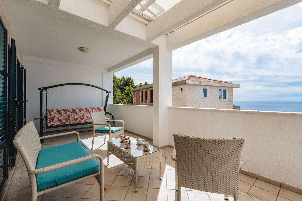 Duplex Apartment for Sale 139 m2, Sveti Stefan, 50m from the Sea, Sea View 31