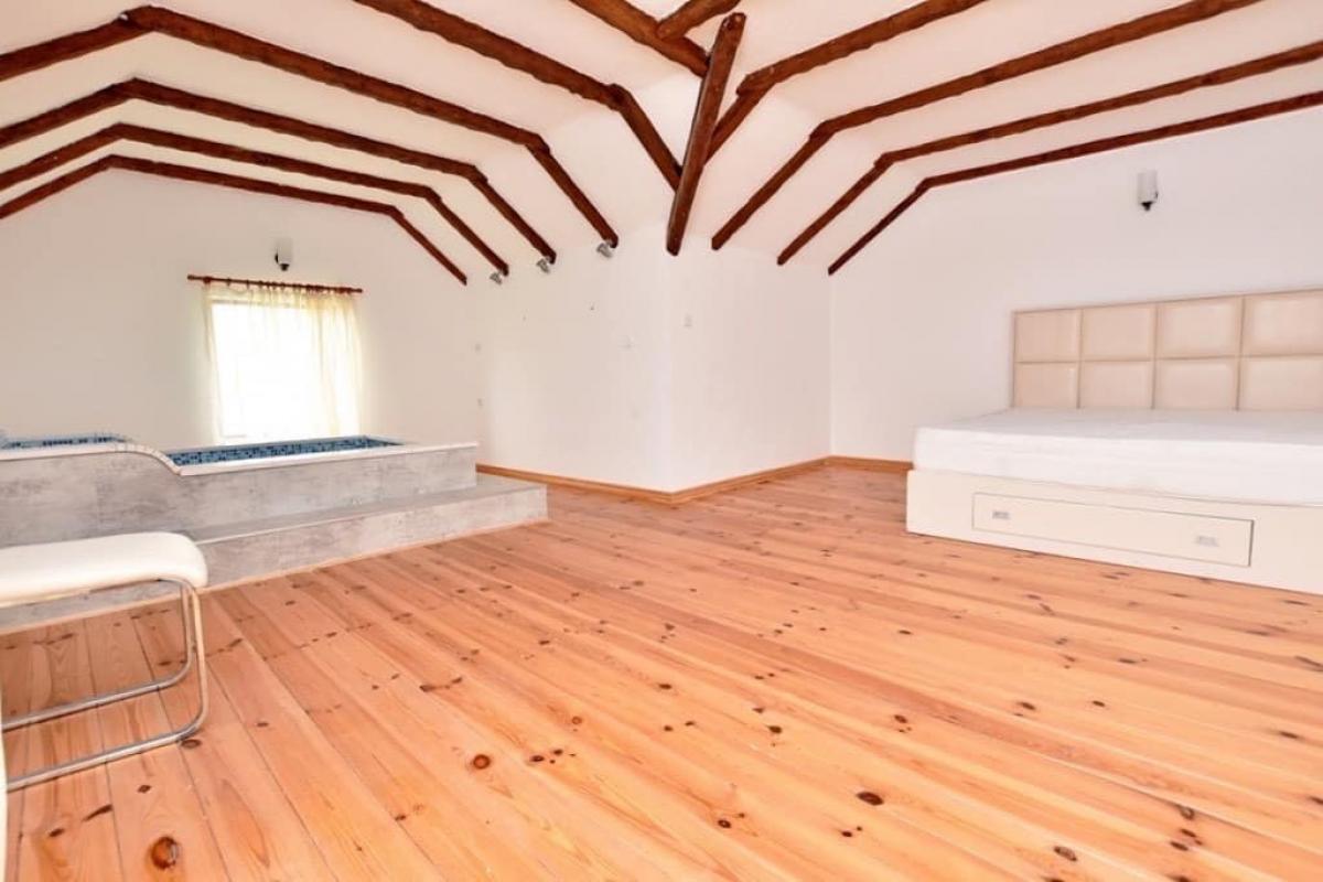 Family Estate for Sale in Vrbanj, 1600 m2, 3 Houses, Stone Fence and Foundations for Additional Structures 16