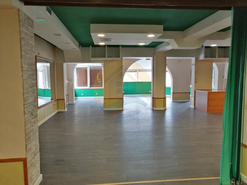 Poslovni prostor u Kotoru, 250m² 10