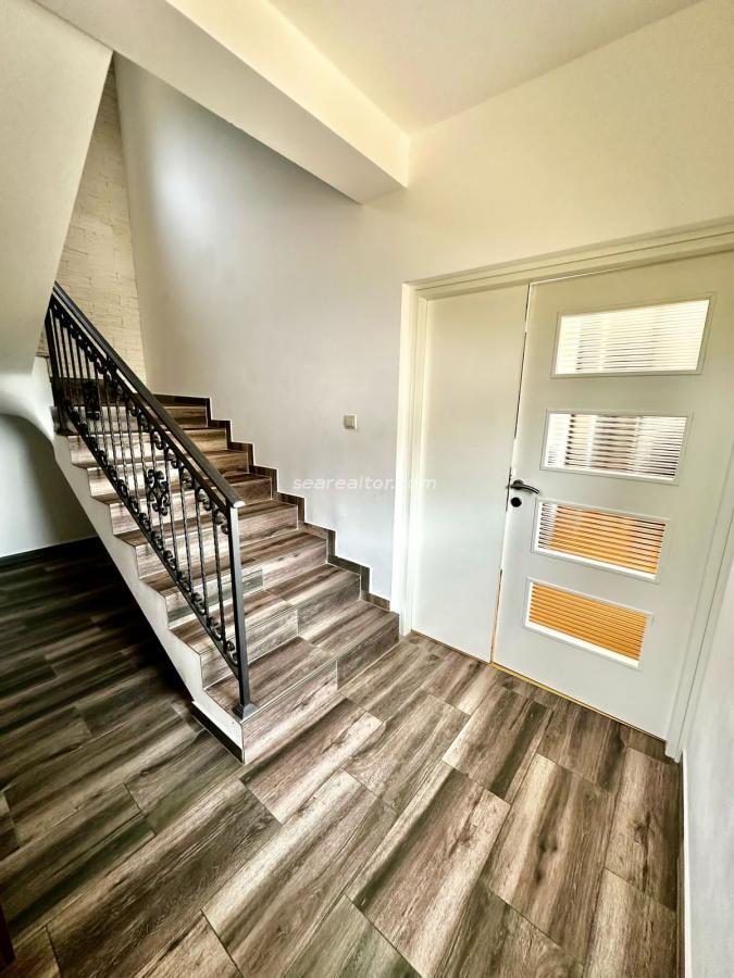 Modern three-story house with sea view in the suburbs of Tivat 19