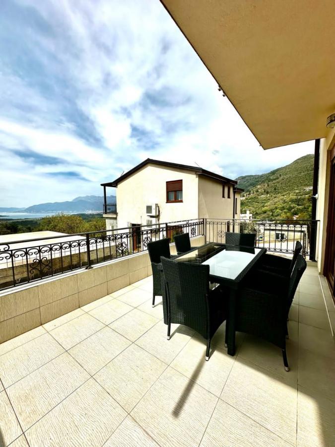 Modern three-story house with sea view in the suburbs of Tivat 33