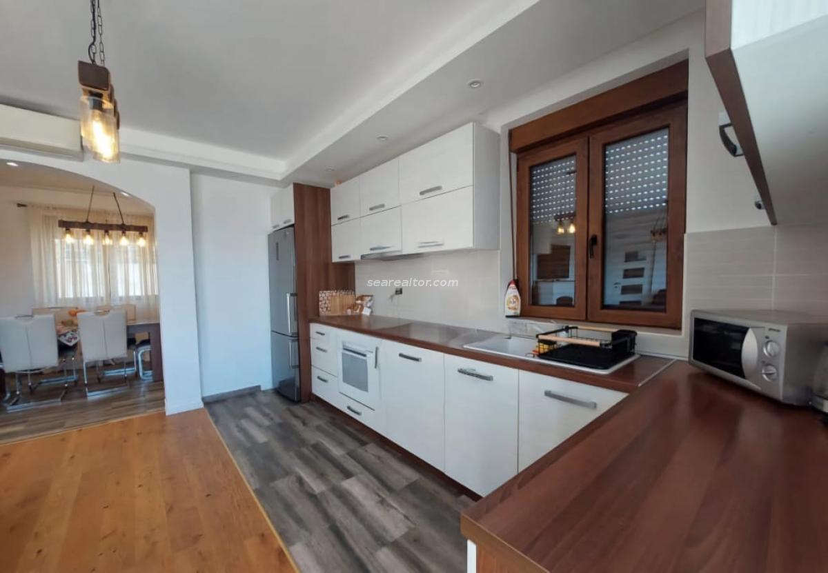 Modern three-story house with sea view in the suburbs of Tivat 10