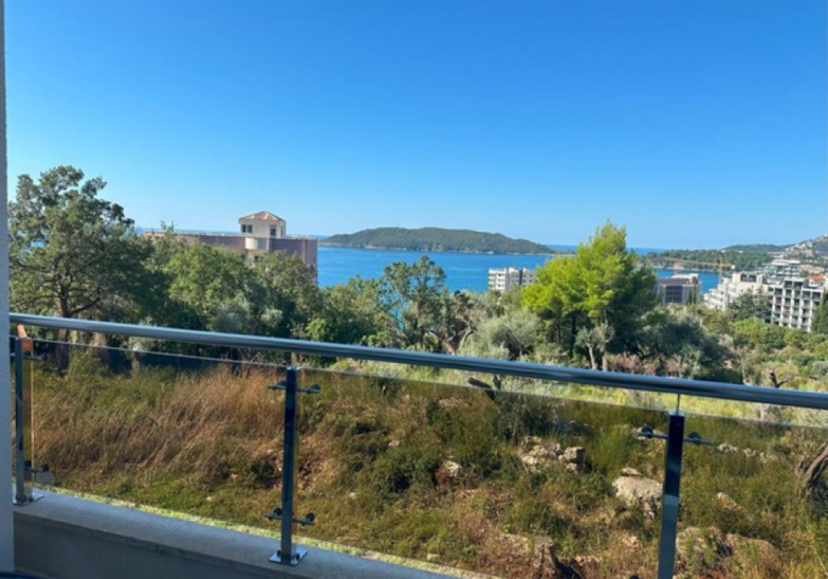 One bedroom apartment 55m2 in Rafailovici 11