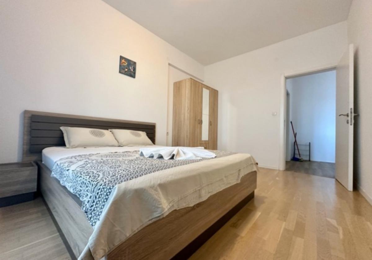 One bedroom apartment 55m2 in Rafailovici 12