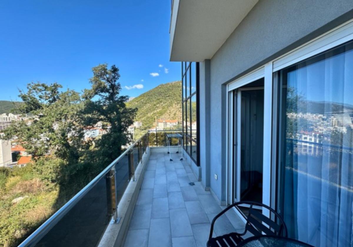 One bedroom apartment 55m2 in Rafailovici 14