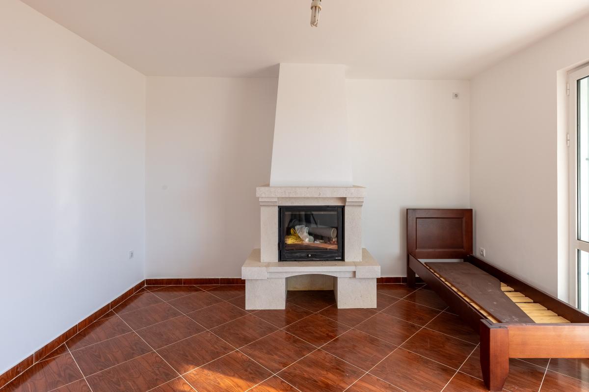 House of 249m2 with sea view in the village of blizikuce 19