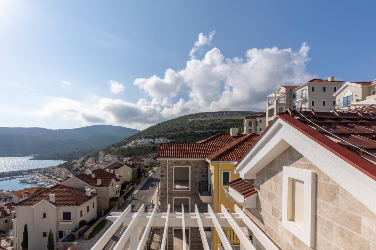 One-bedroom apartment 94 m2 with a sea view, Luštica Bay 12