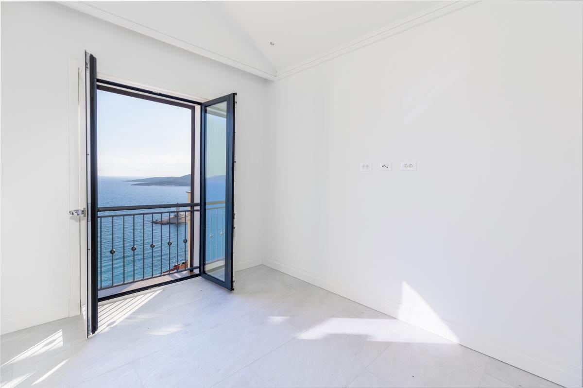 One-bedroom apartment 94 m2 with a sea view, Luštica Bay 19
