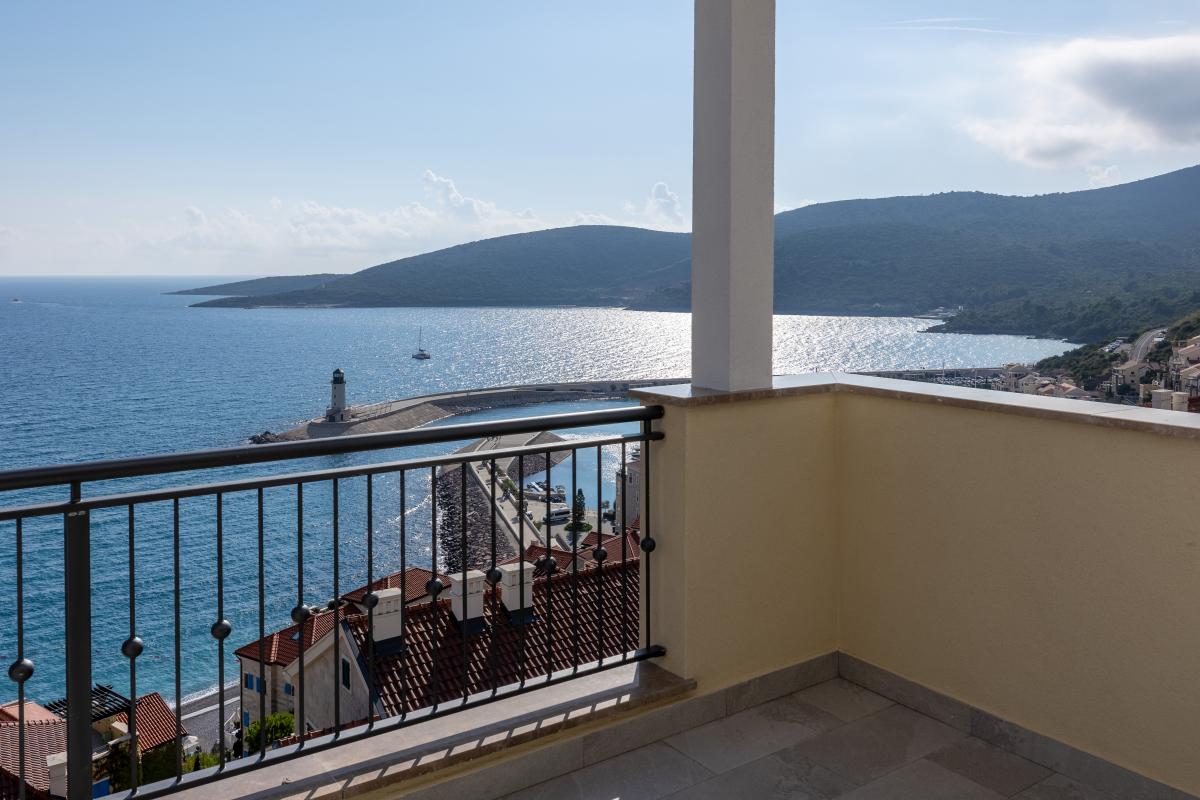 One-bedroom apartment 94 m2 with a sea view, Luštica Bay 8