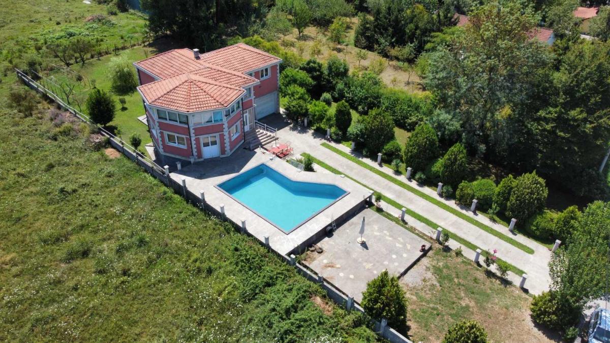 Kuća u Danilovgrad, 350m²