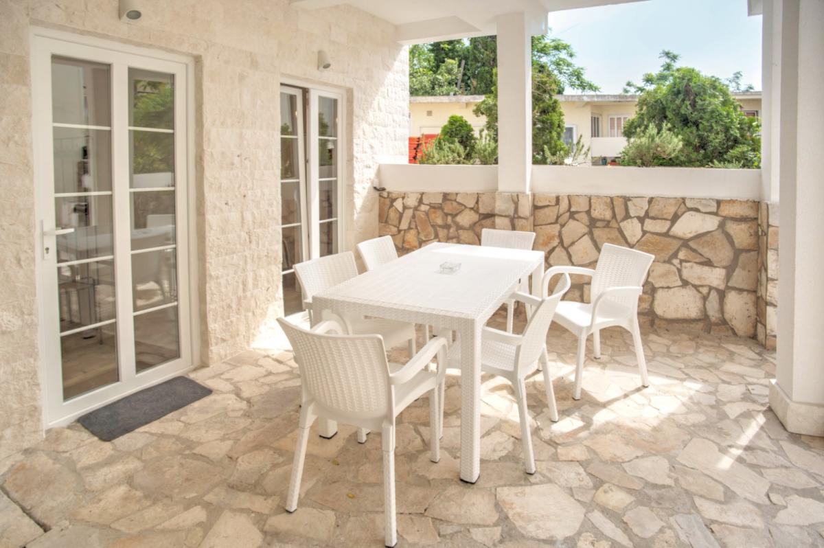 Dvosoban stan u Herceg Novom, 124m² 4