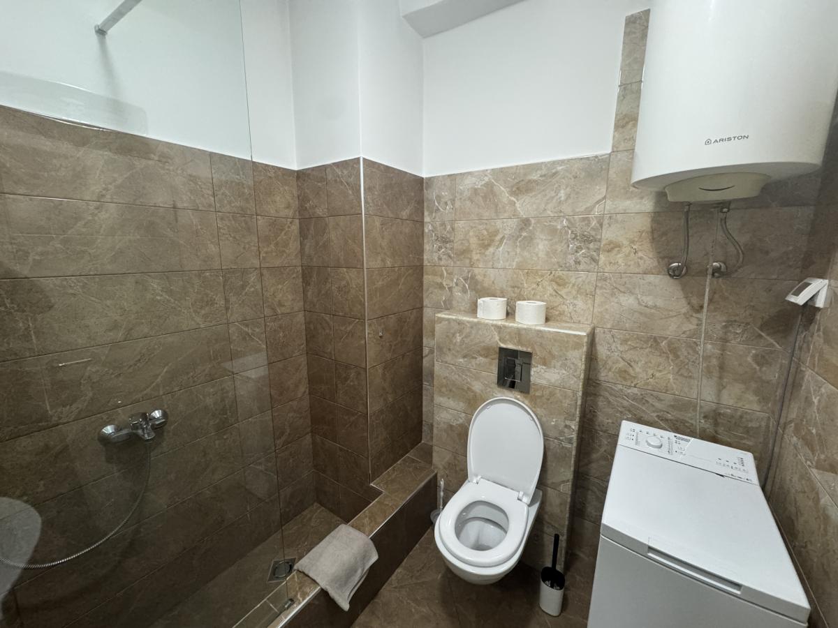 Trosoban stan u Budvi, 115m² 11