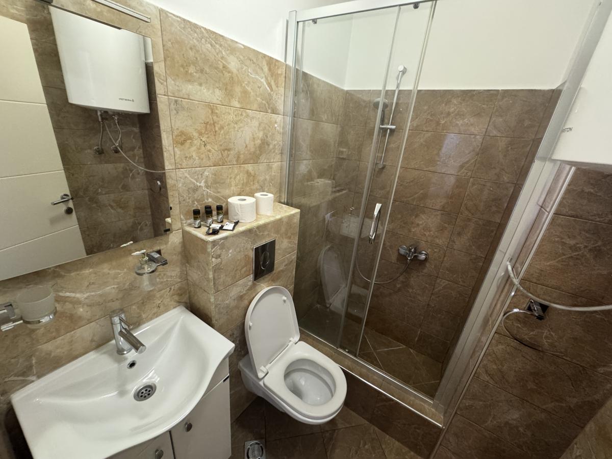 Trosoban stan u Budvi, 115m² 13