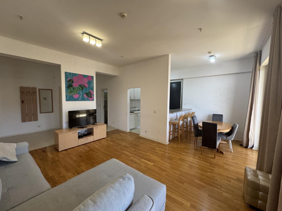 Trosoban stan u Budvi, 115m² 3