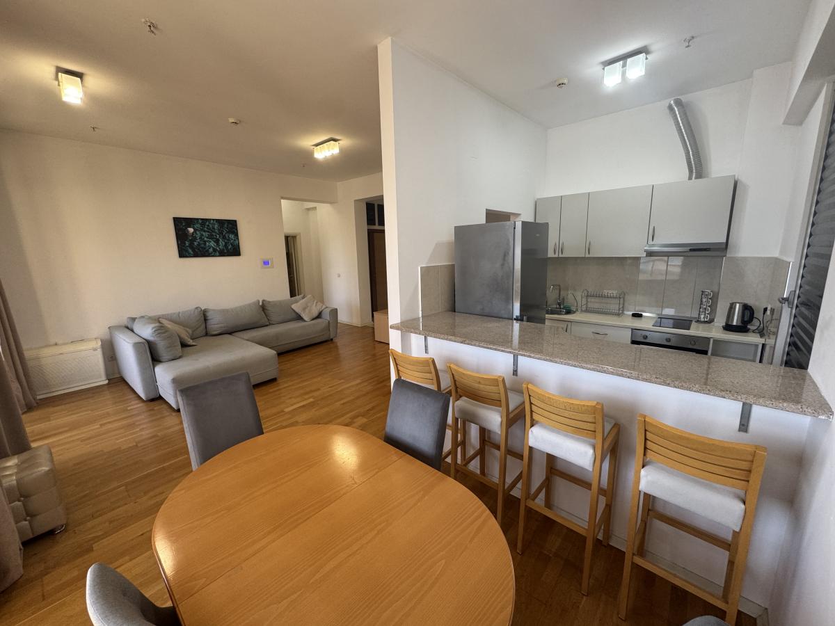 Trosoban stan u Budvi, 115m² 4