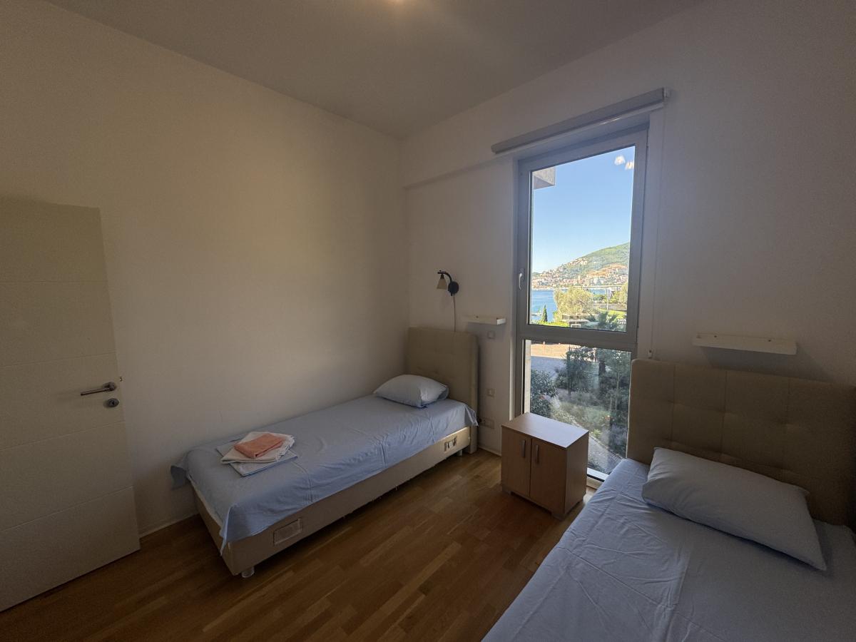 Trosoban stan u Budvi, 115m² 7