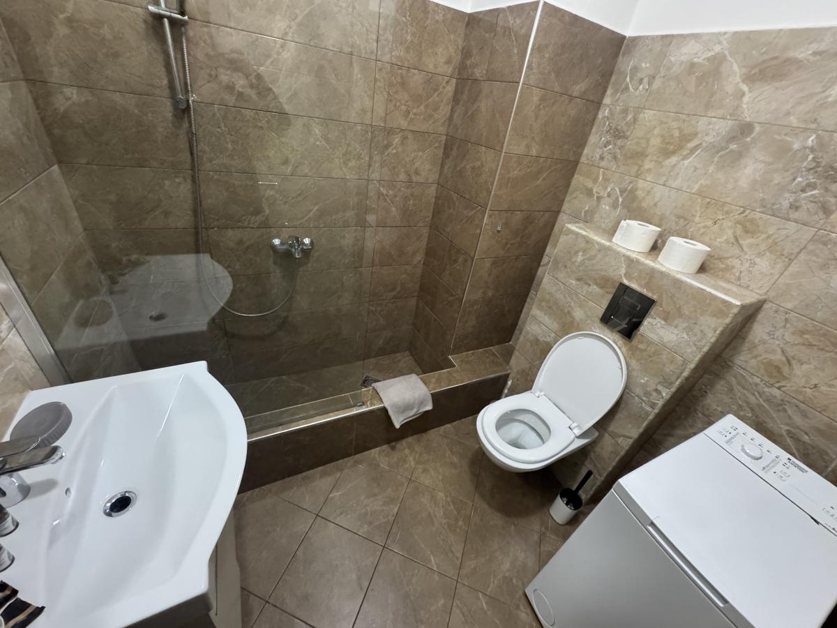 Trosoban stan u Budvi, 115m² 10