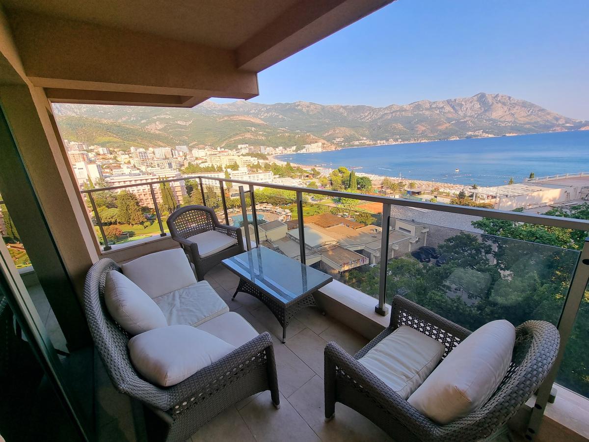 Trosoban stan u Budvi, 134m²