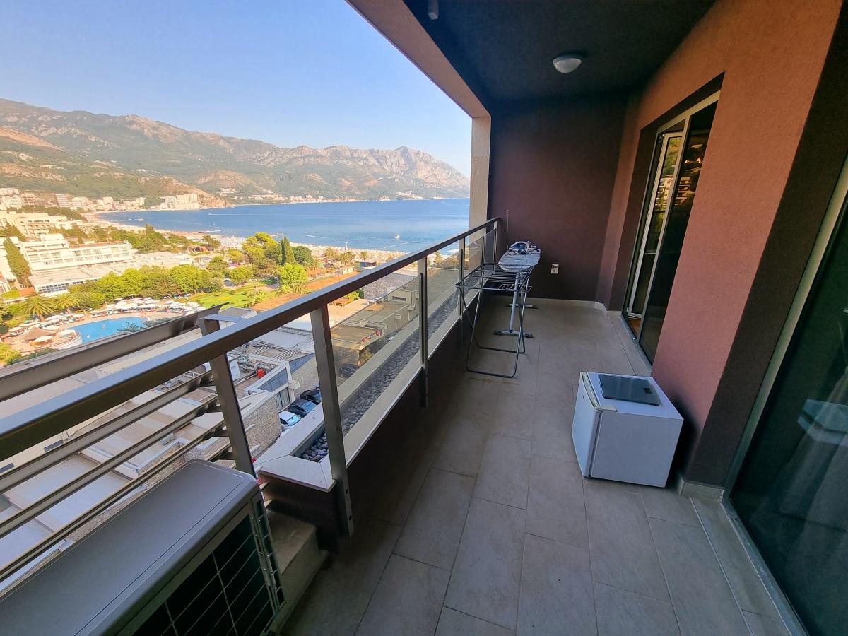 Trosoban stan u Budvi, 134m² 11