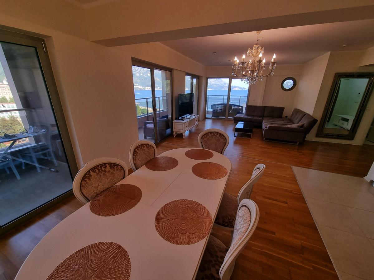 Trosoban stan u Budvi, 134m² 15