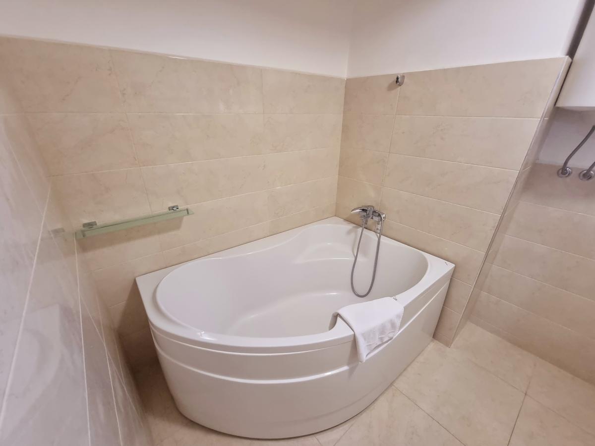 Trosoban stan u Budvi, 134m² 19