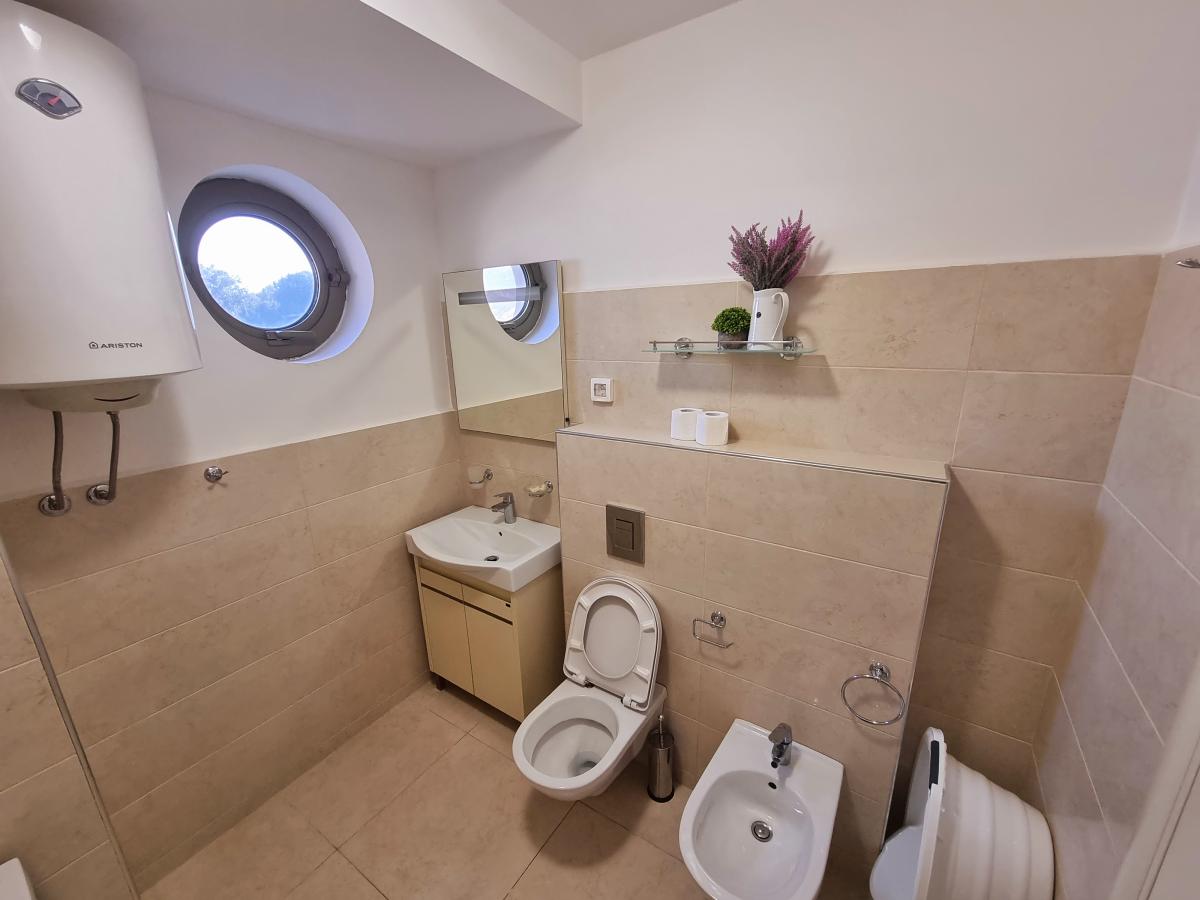 Trosoban stan u Budvi, 134m² 20