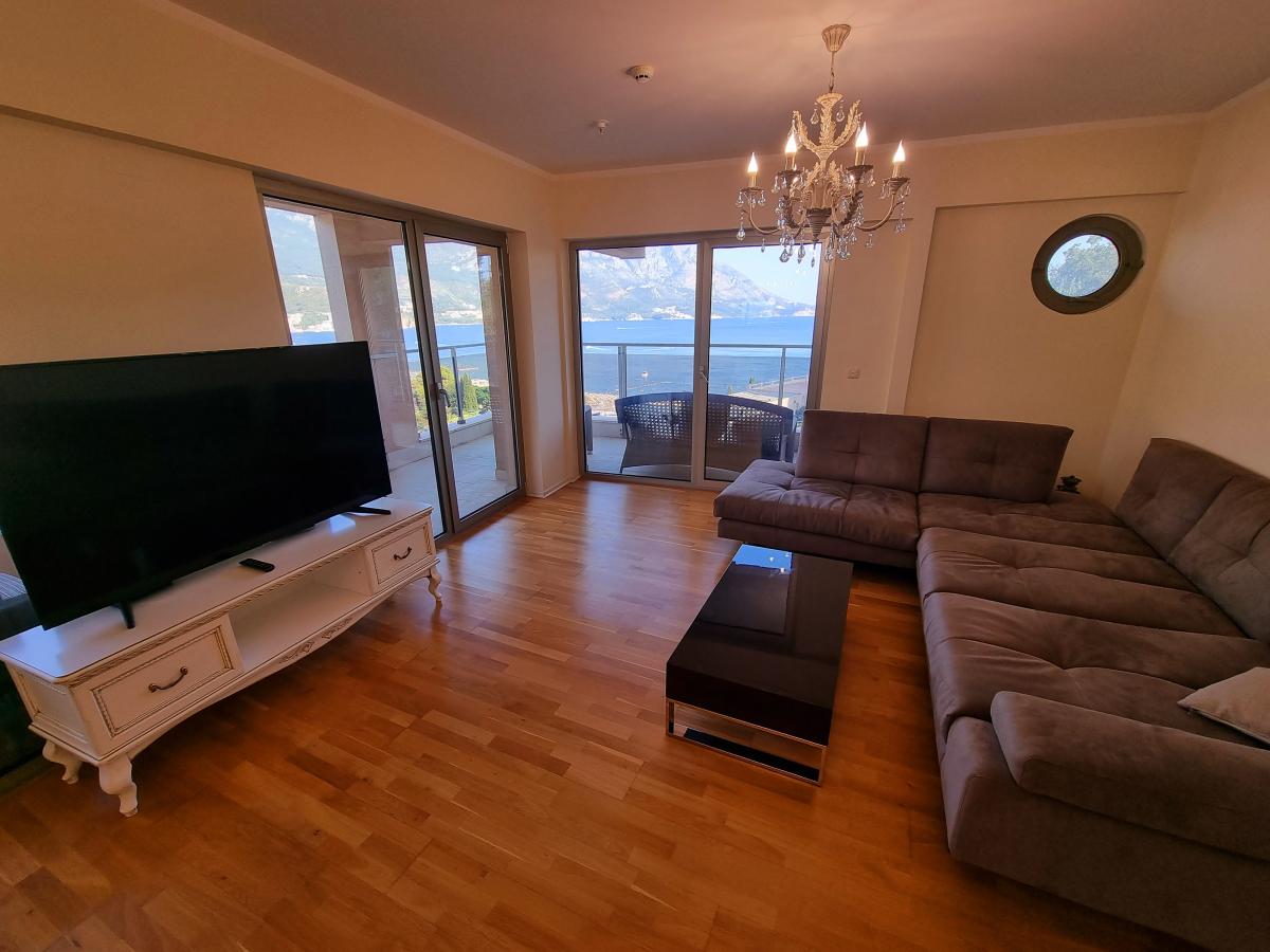 Trosoban stan u Budvi, 134m² 21