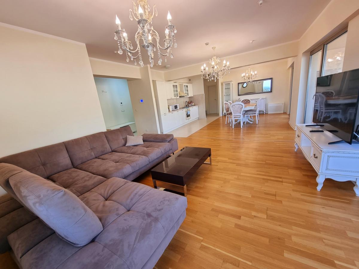 Trosoban stan u Budvi, 134m² 22