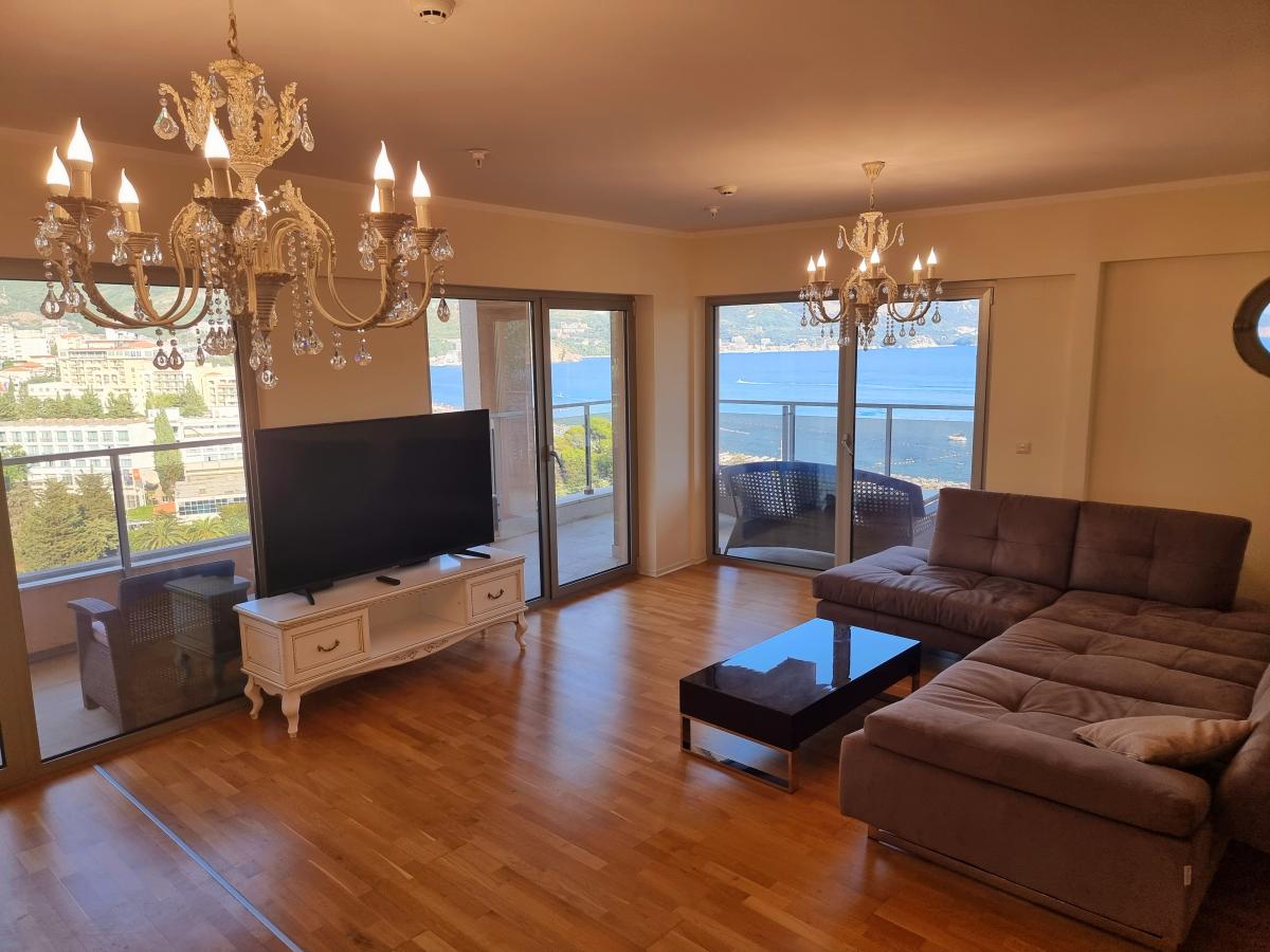 Trosoban stan u Budvi, 134m² 4