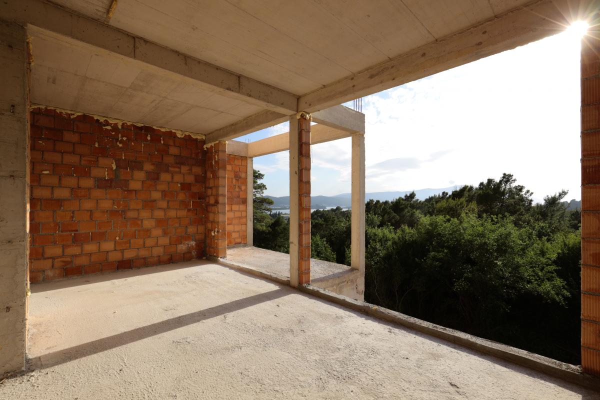 Two-Bedroom Apartment of 90 m2 for Sale in Prime Residence, Tivat 4