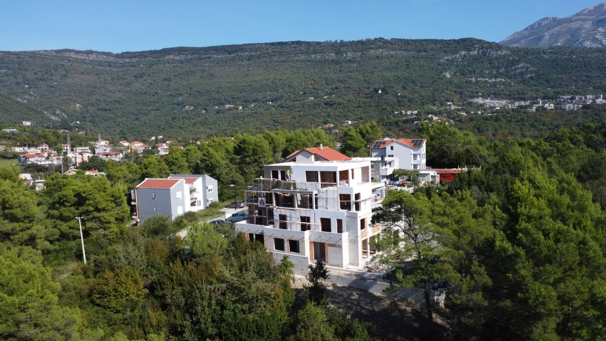 Two-Bedroom Apartment of 90 m2 for Sale in Prime Residence, Tivat 9
