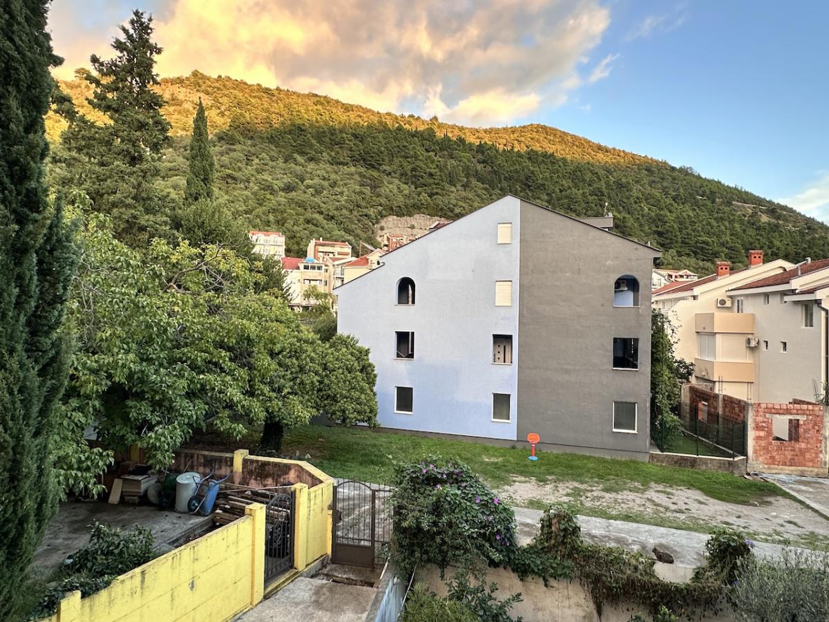 One bedroom apartment 52m2 for sale in Budva 19