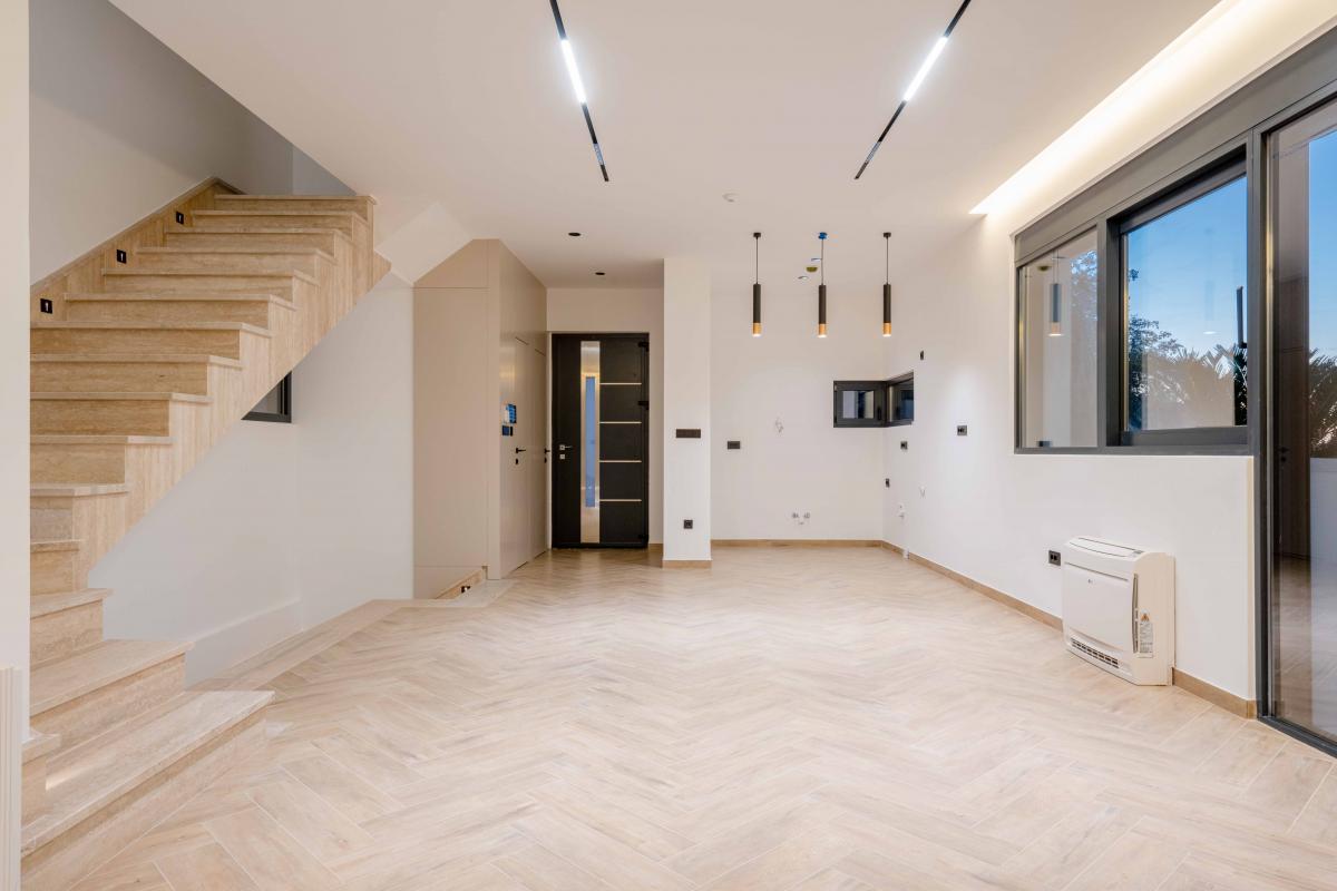 Luksuzna Vila od 240m2 sa bazenom, Budva 19