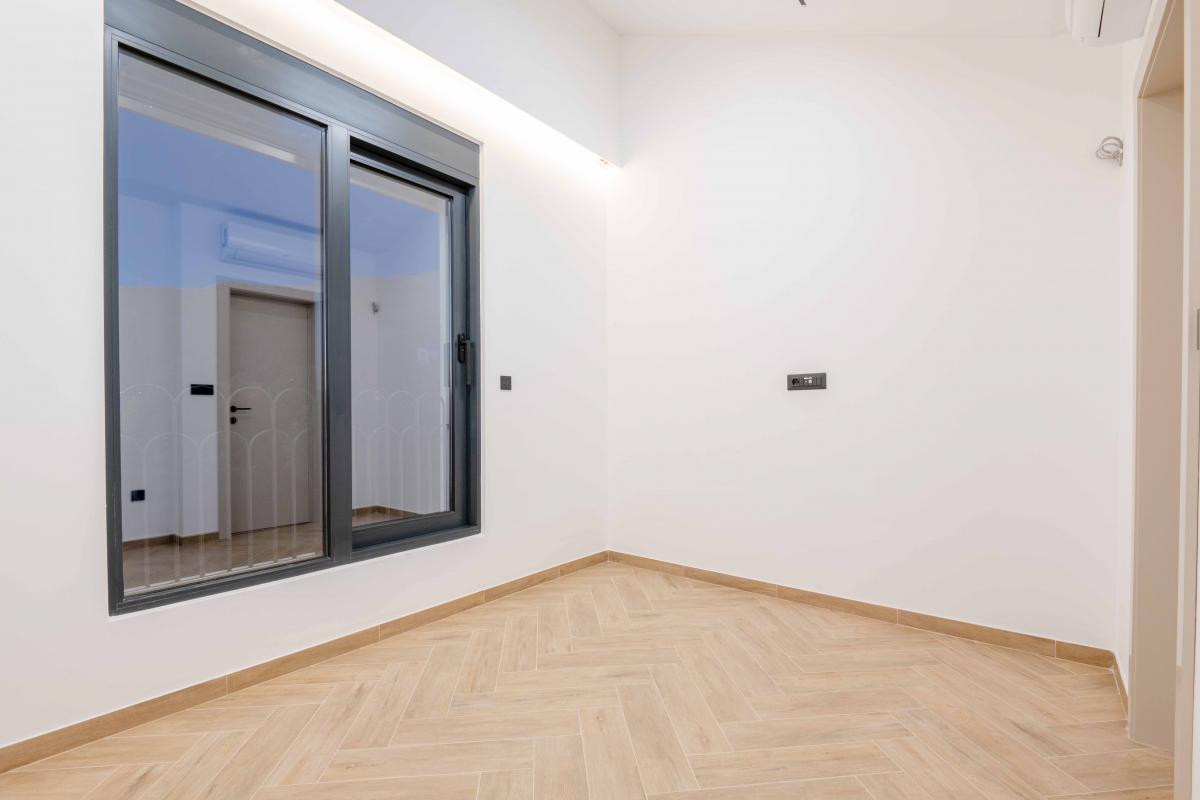 Luksuzna Vila od 240m2 sa bazenom, Budva 24