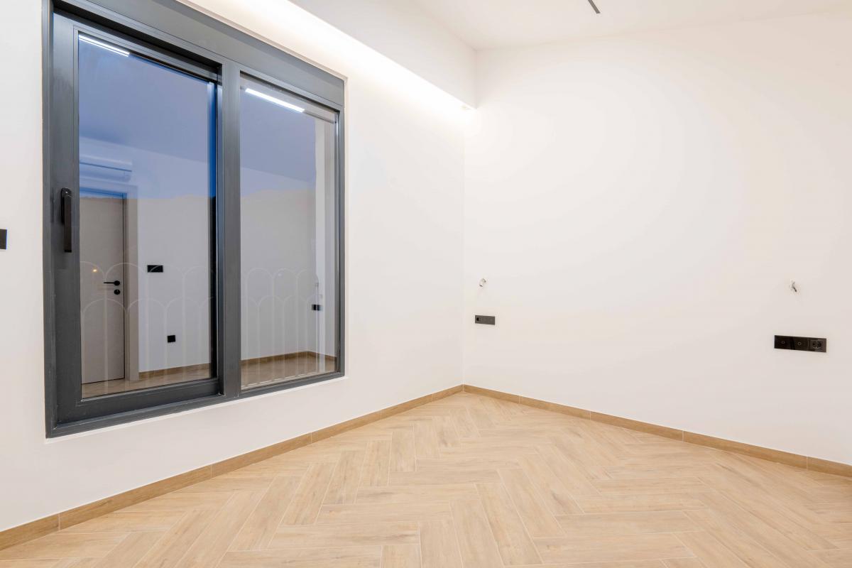 Luksuzna Vila od 240m2 sa bazenom, Budva 26