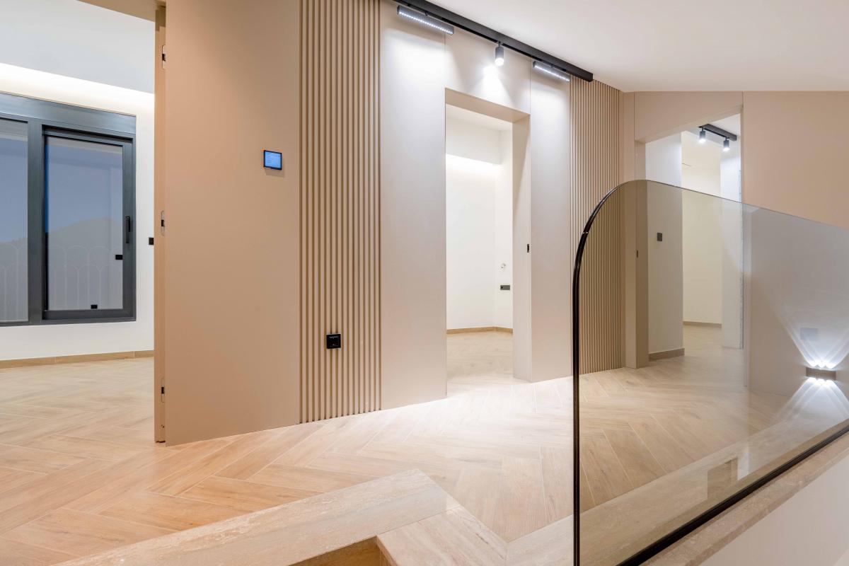 Luksuzna Vila od 240m2 sa bazenom, Budva 34