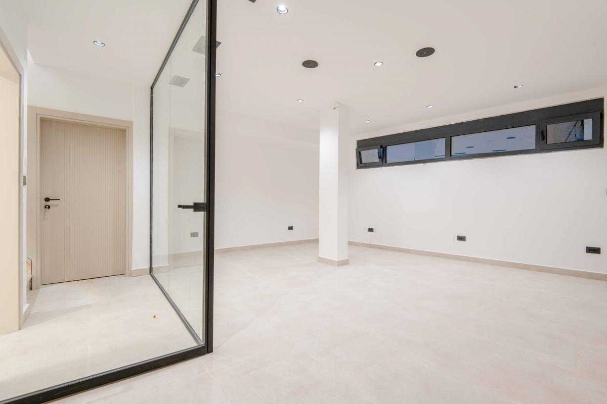 Luksuzna Vila od 240m2 sa bazenom, Budva 44