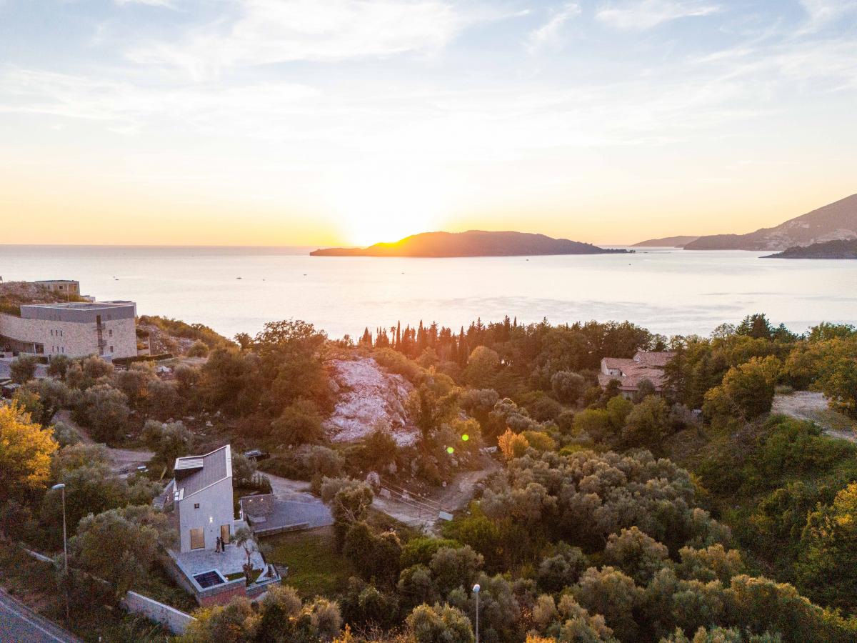Luksuzna Vila od 240m2 sa bazenom, Budva 6